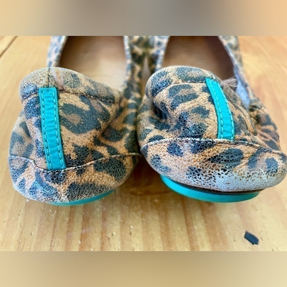 Tieks Leopard Print | Size 8 - Picture 7 of 10